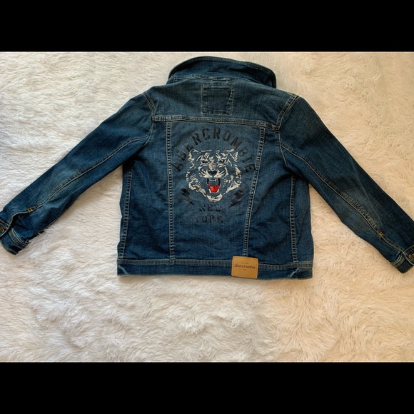 Abercrombie Kids: embroidered stretch
denim jacket🎉 - Picture 2 of 3